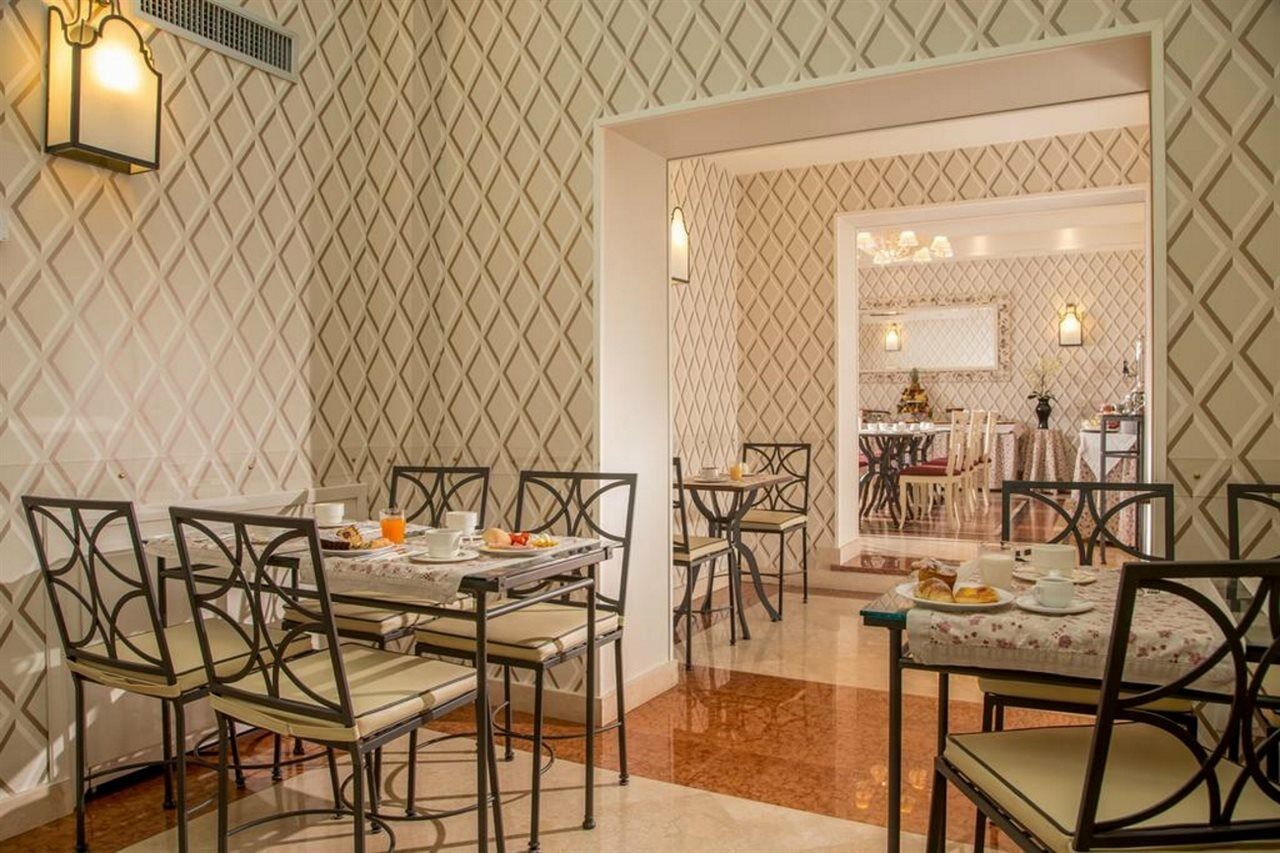 Hotel Glori 4*